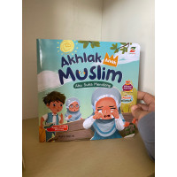 Image of Akhlak Anak Muslim; Aku Suka Menolong